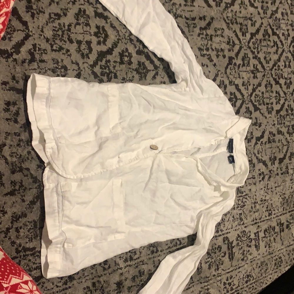 Linen blazer with cinched waist looks amazing for the summer!